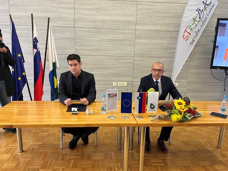 podpis pogodbe - vrtec 2